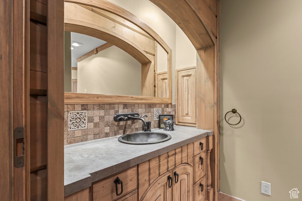 Photo 76 for MLS #2104346 at 23 Sandstone Cv