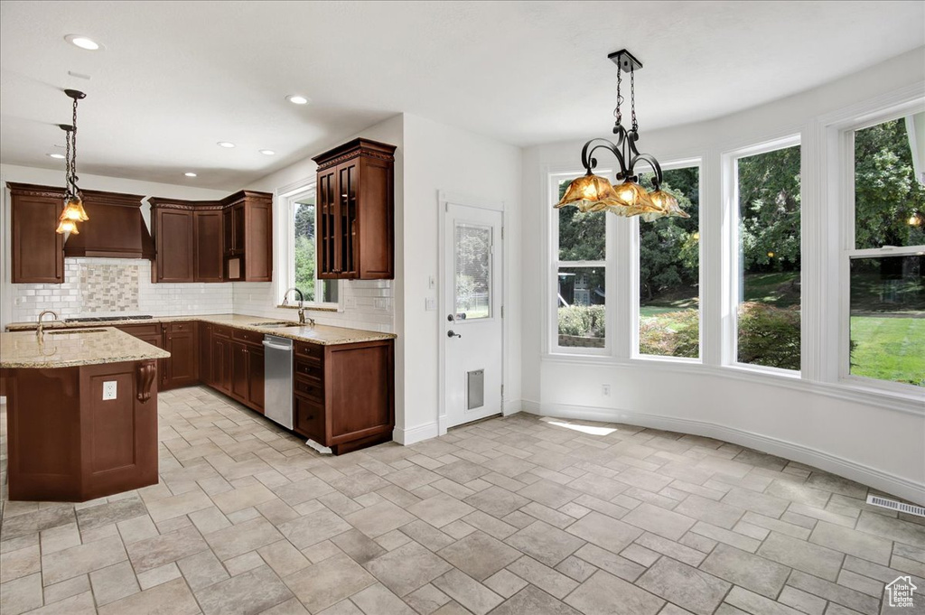 Photo 8 for MLS #2104347 at 5056 Skyline Pkwy