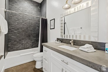 3225 S 4900 W Hurricane, UT 84737