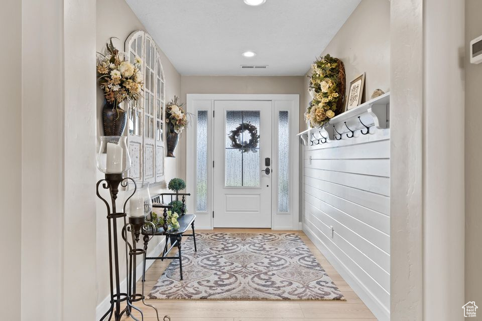Photo 4 for MLS #2104371 at 328 W 475 North