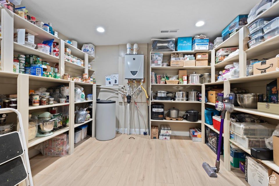 Photo 10 for MLS #2104371 at 328 W 475 North