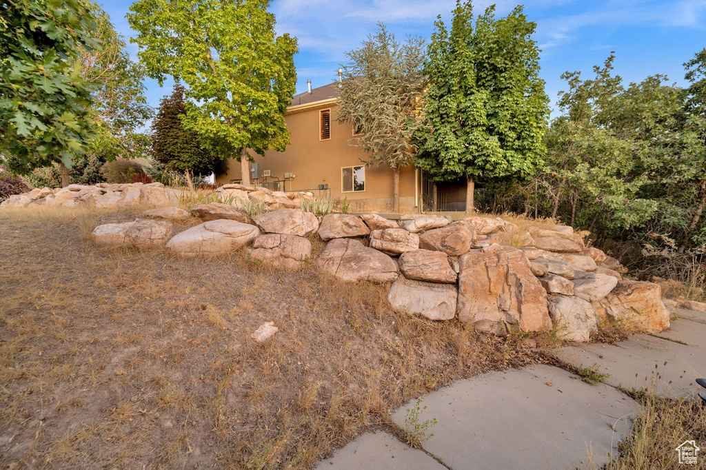 Photo 8 for MLS #2104373 at 704 S Deer Hollow Rd