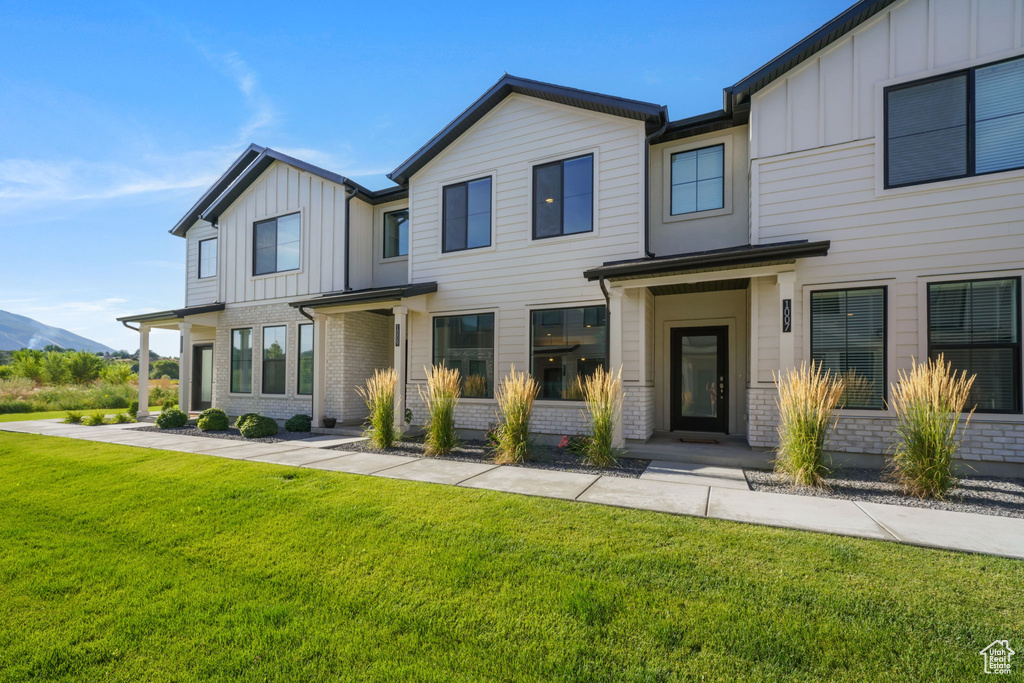 Photo 3 for MLS #2104382 at 1009 S 200 East