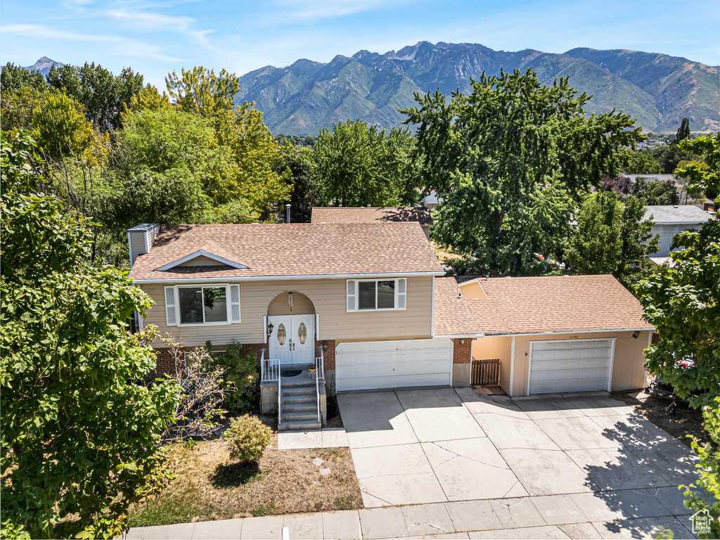 11143 S SANDY DUNES DR Sandy, UT 84094