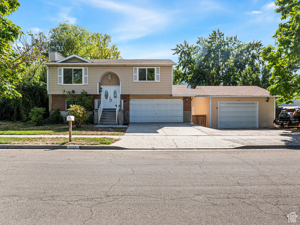 11143 S SANDY DUNES DR Sandy, UT 84094