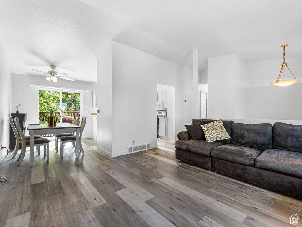 11143 S SANDY DUNES DR Sandy, UT 84094