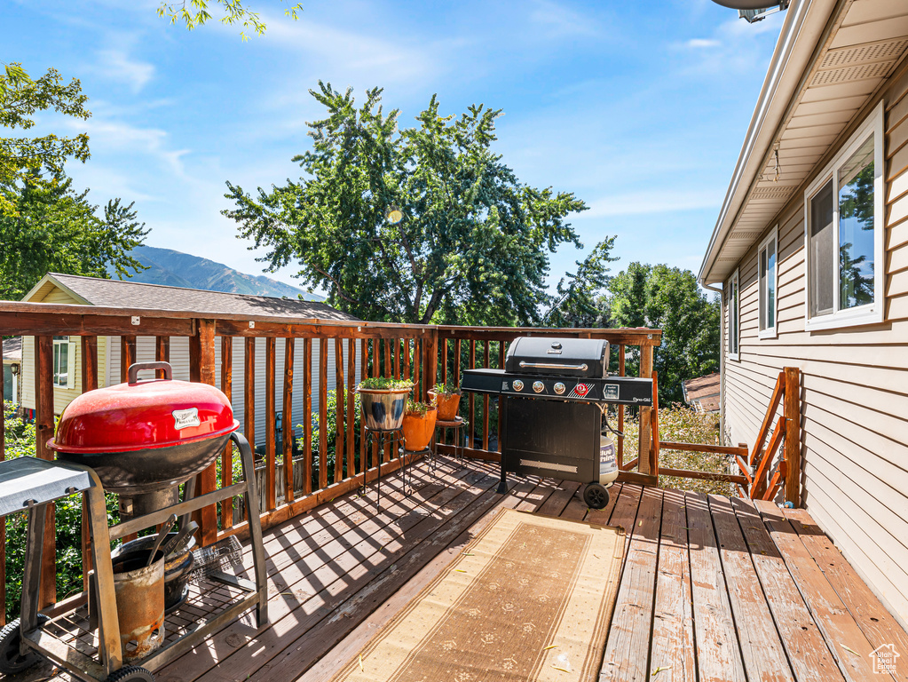 11143 S SANDY DUNES DR Sandy, UT 84094