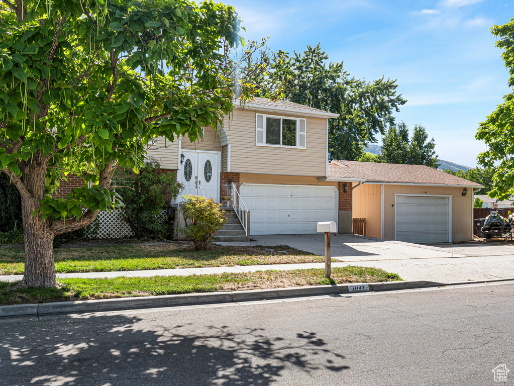 11143 S SANDY DUNES DR Sandy, UT 84094