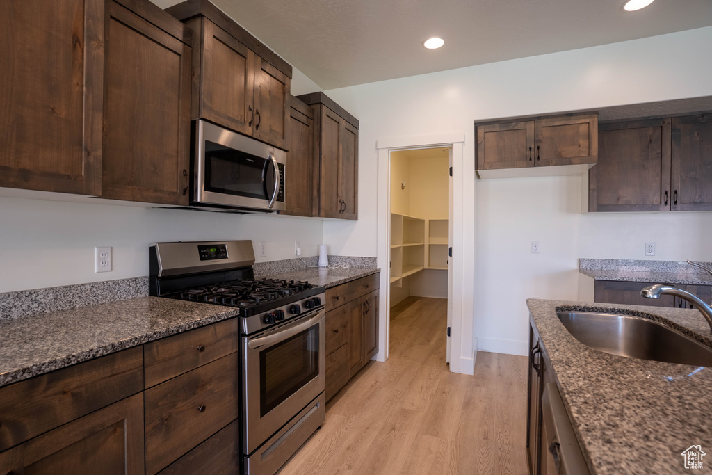 Photo 11 for MLS #2104411 at 1911 E Yant Flat Dr