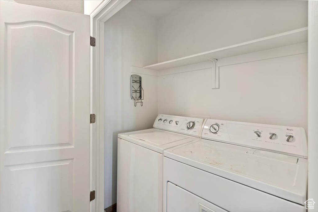 114 BIRMINGHAM LN North Salt Lake, UT 84054