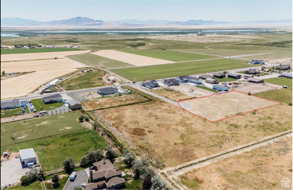 5752 W 2425 N Hooper, UT 84315