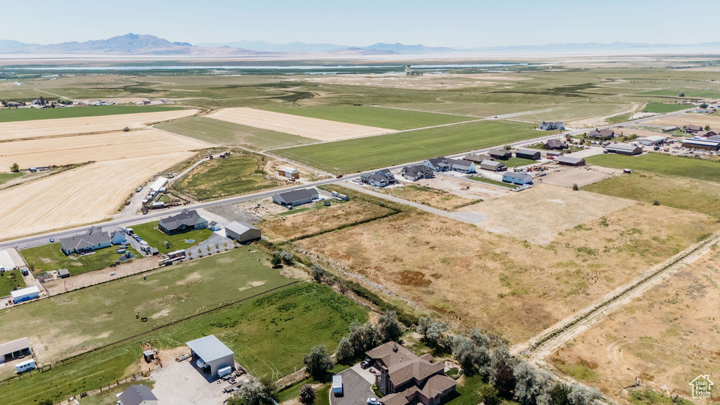 5752 W 2425 N Hooper, UT 84315