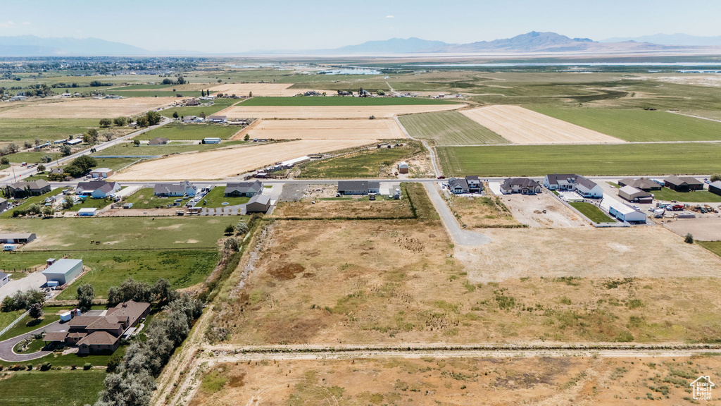 5752 W 2425 N Hooper, UT 84315