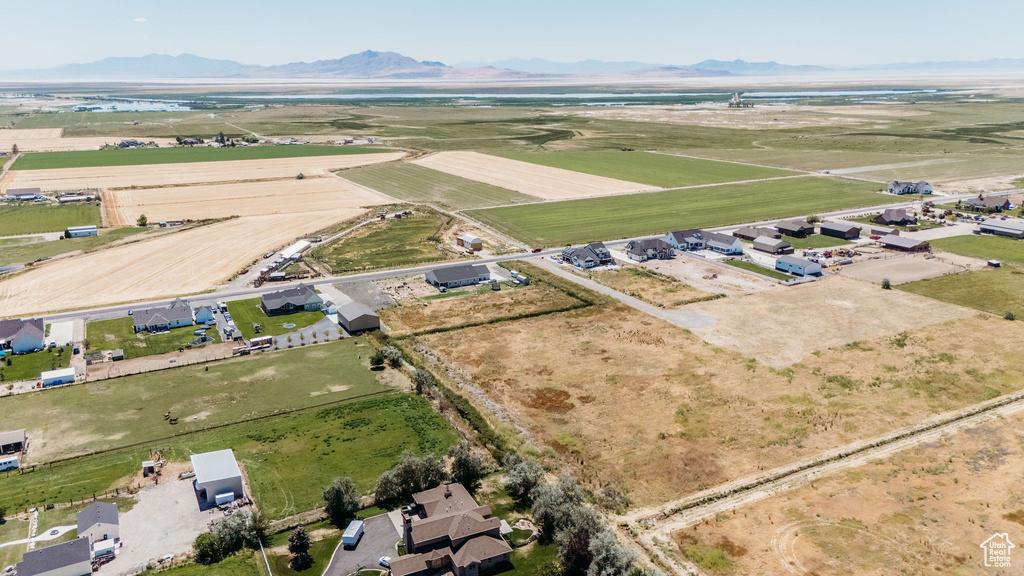 5752 W 2425 N Hooper, UT 84315