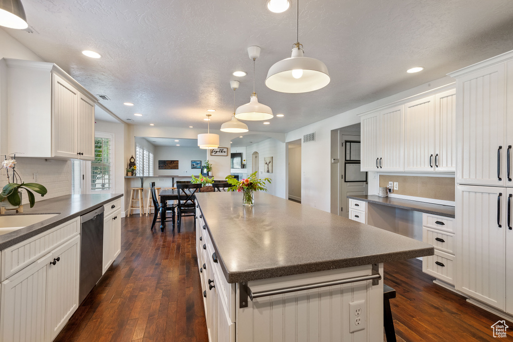 Photo 7 for MLS #2104452 at 1844 Country Bend Cir