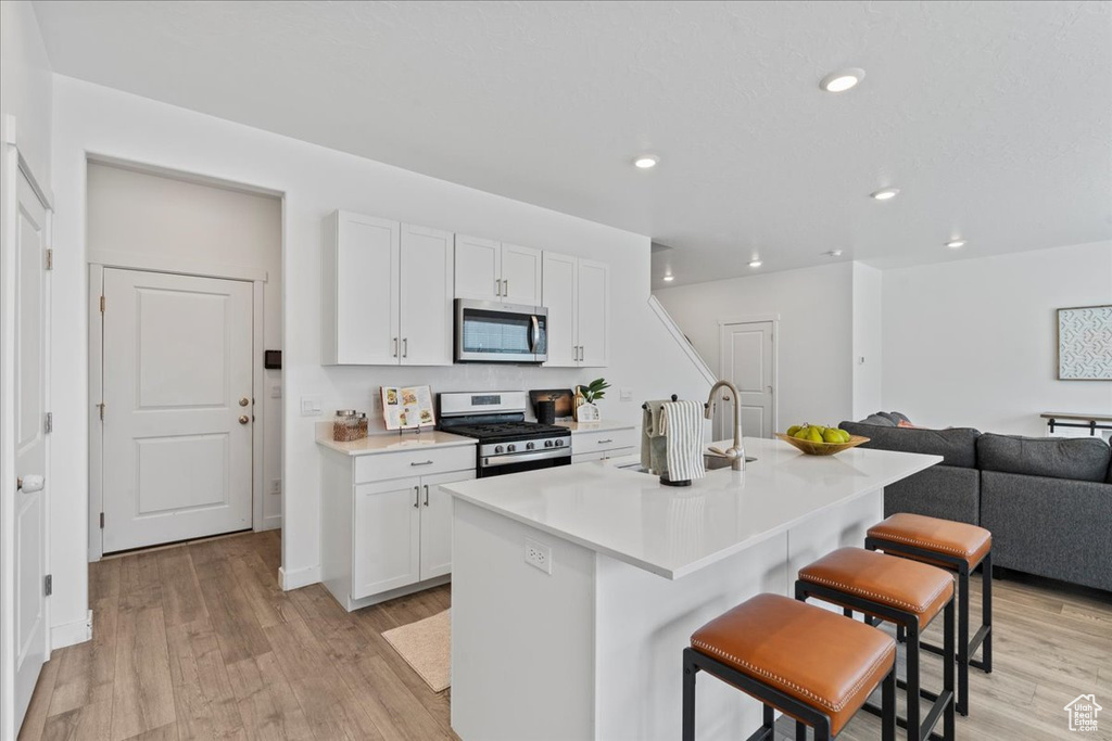 Photo 10 for MLS #2104460 at 1133 E Commodore Ln