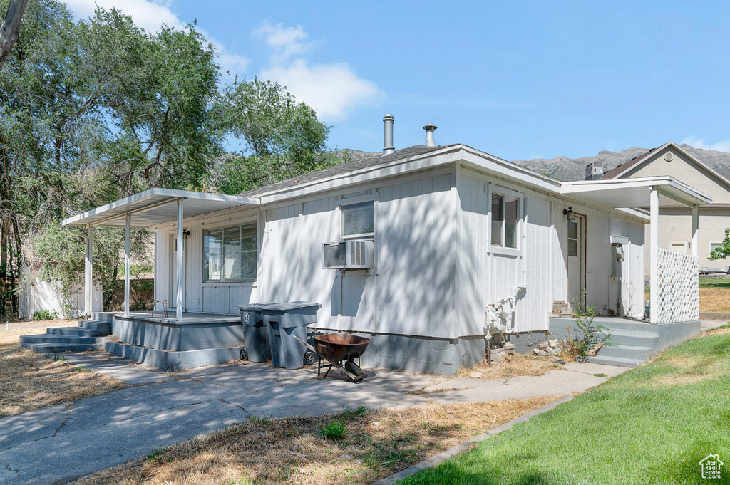 Photo 2 for MLS #2104481 at 165 E 500 North
