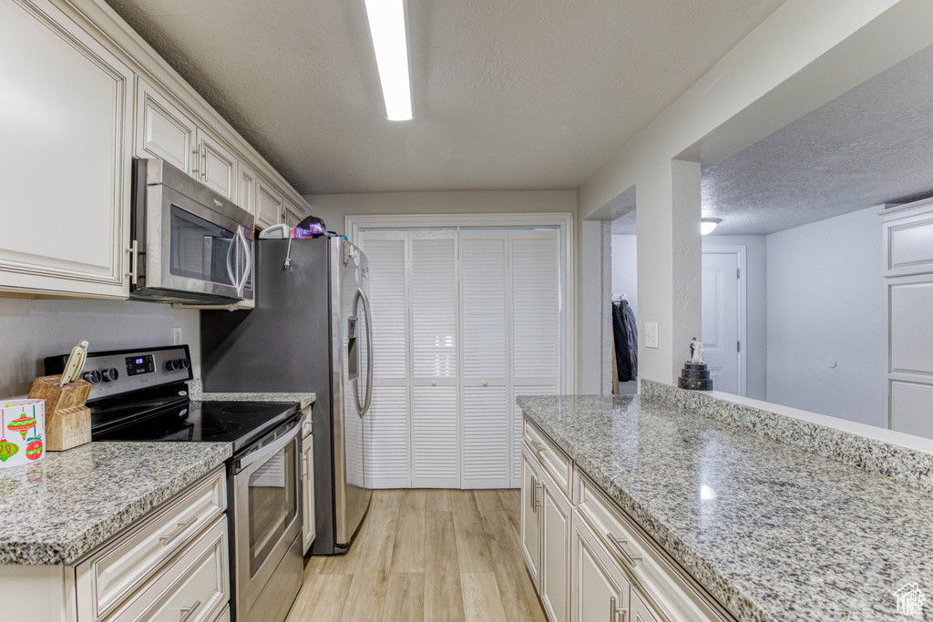 3342 S LYNNBROOK DR Magna, UT 84044