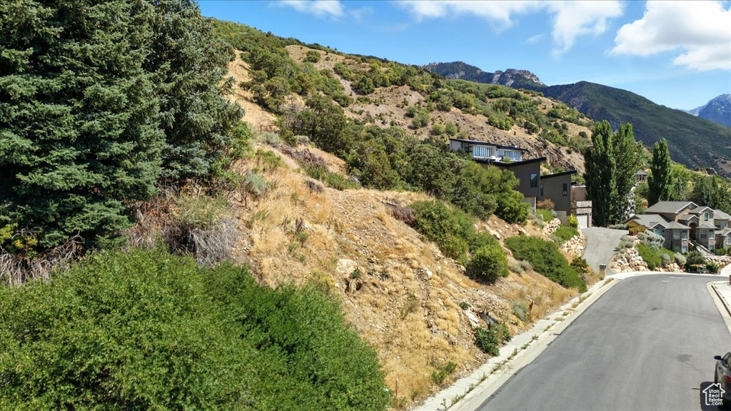 6393 S CREST MOUNT CIR Holladay, UT 84121