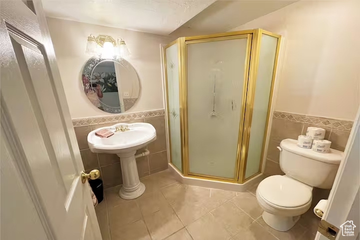 2009 E SWEETBRIAR LN Sandy, UT 84092