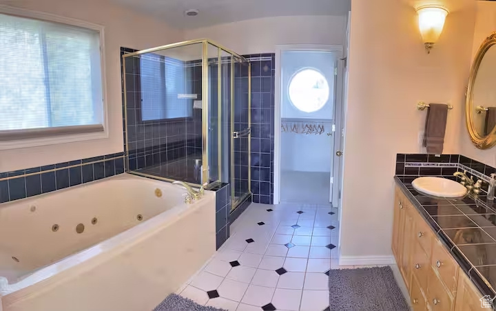 2009 E SWEETBRIAR LN Sandy, UT 84092