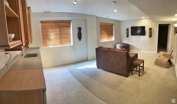 2009 E SWEETBRIAR LN Sandy, UT 84092