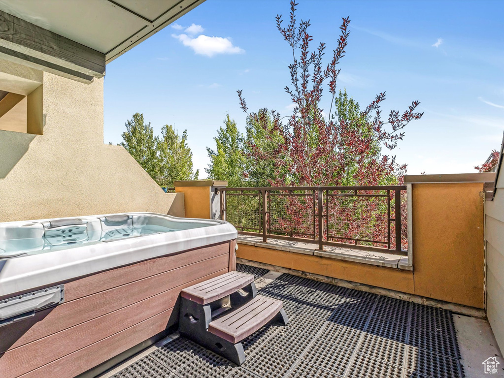 Photo 10 for MLS #2104610 at 6169 Park Ln #44