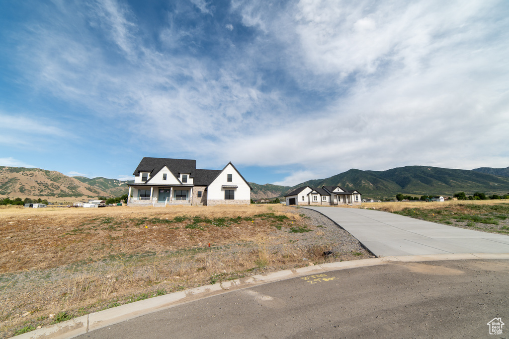 Photo 3 for MLS #2104629 at 2288 N Lincoln Ln #A/B