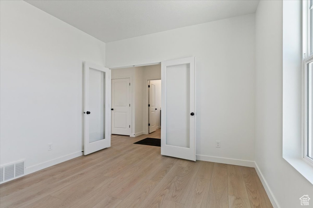 Photo 7 for MLS #2104638 at 162 N Mia Cv #16