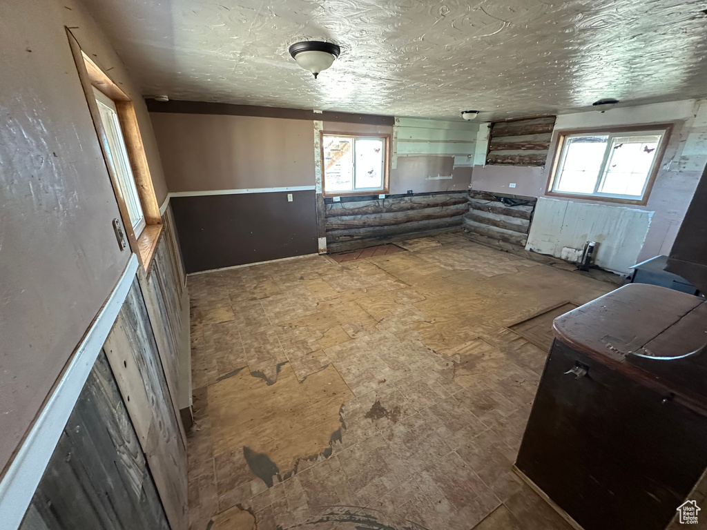 Photo 11 for MLS #2104643 at 75 N Meadow Ln
