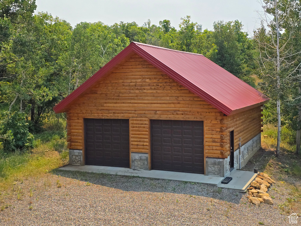 Photo 5 for MLS #2104722 at 725 E Wolf Hollow Rd