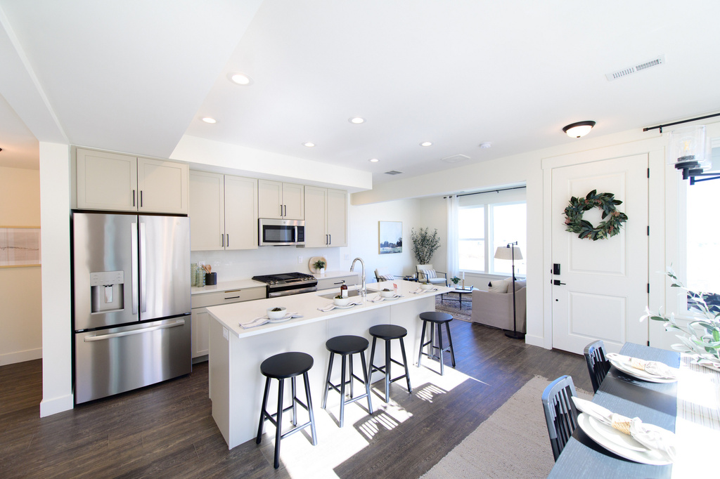 11556 S WATERCOURSE RD #127 South Jordan, UT 84009