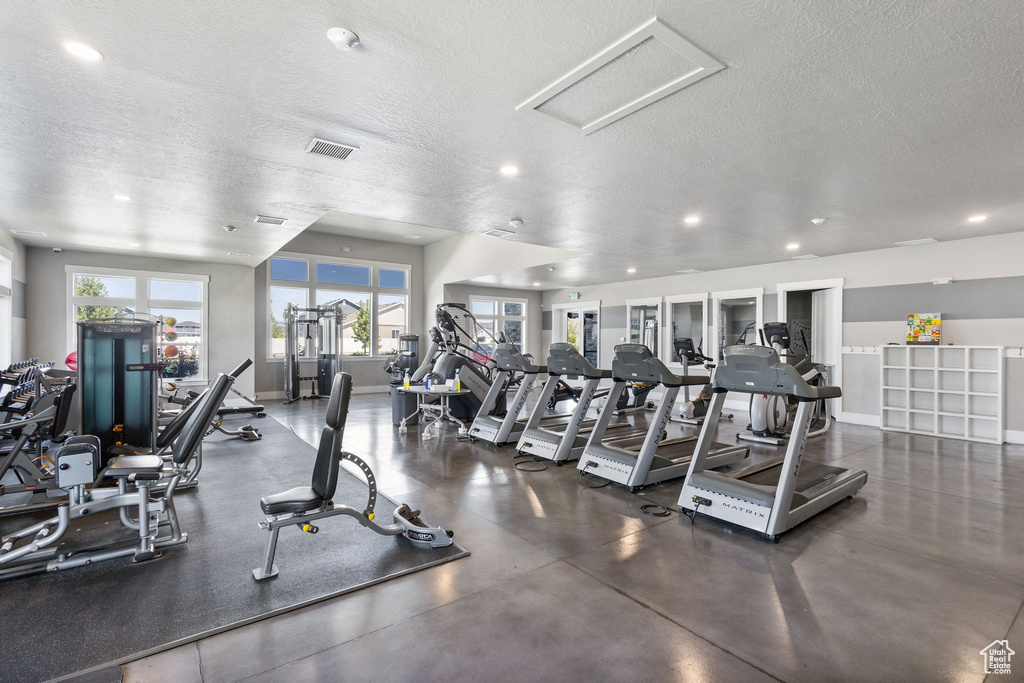 1551 W PARKVIEW DR Syracuse, UT 84075