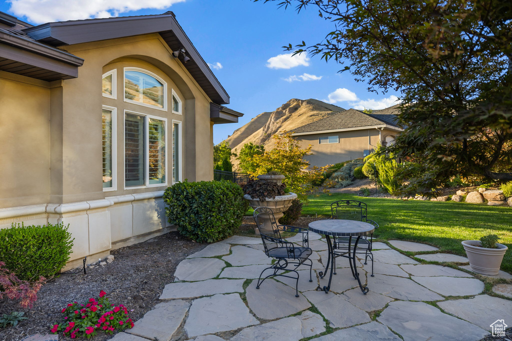 1107 N TWICKENHAM DR Salt Lake City, UT 84103