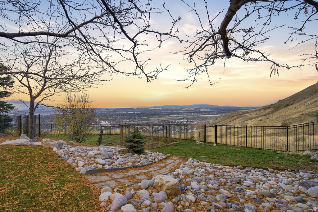 1107 N TWICKENHAM DR Salt Lake City, UT 84103