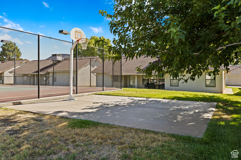 Photo 6 for MLS #2104755 at 275 S Valley View Dr #J202