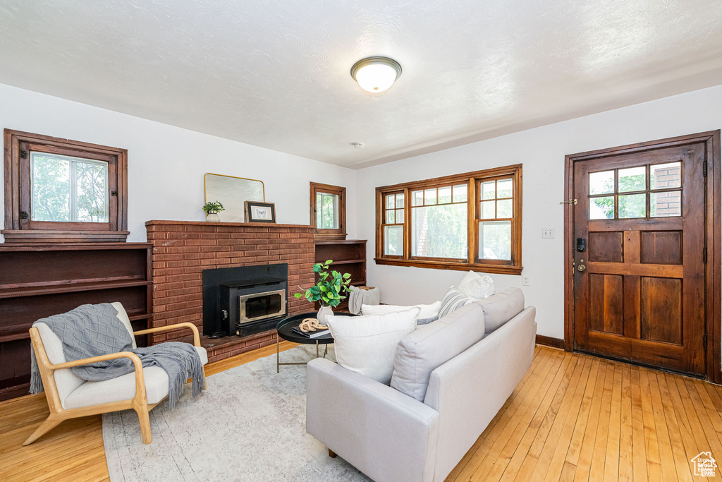 Photo 4 for MLS #2104756 at 2735 Liberty Ave