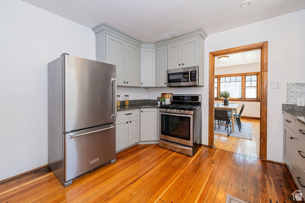 Photo 11 for MLS #2104756 at 2735 Liberty Ave