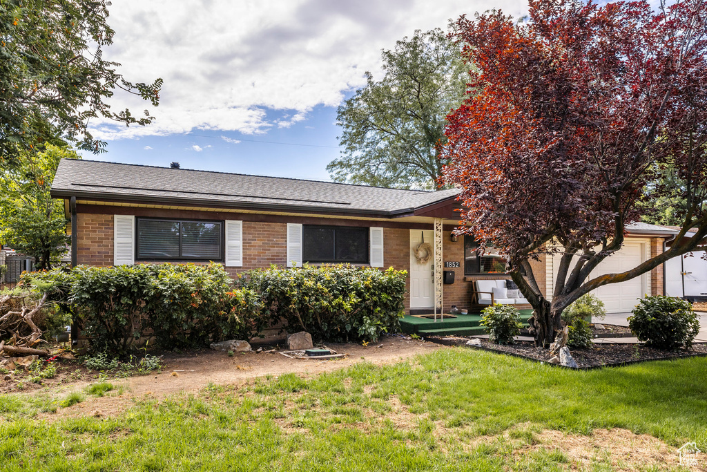 1852 E MEADOW DOWNS WAY Cottonwood Heights, UT 84121
