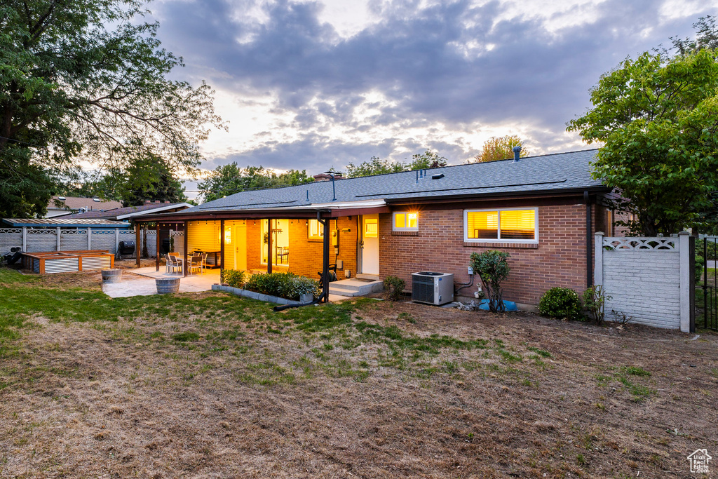 1852 E MEADOW DOWNS WAY Cottonwood Heights, UT 84121