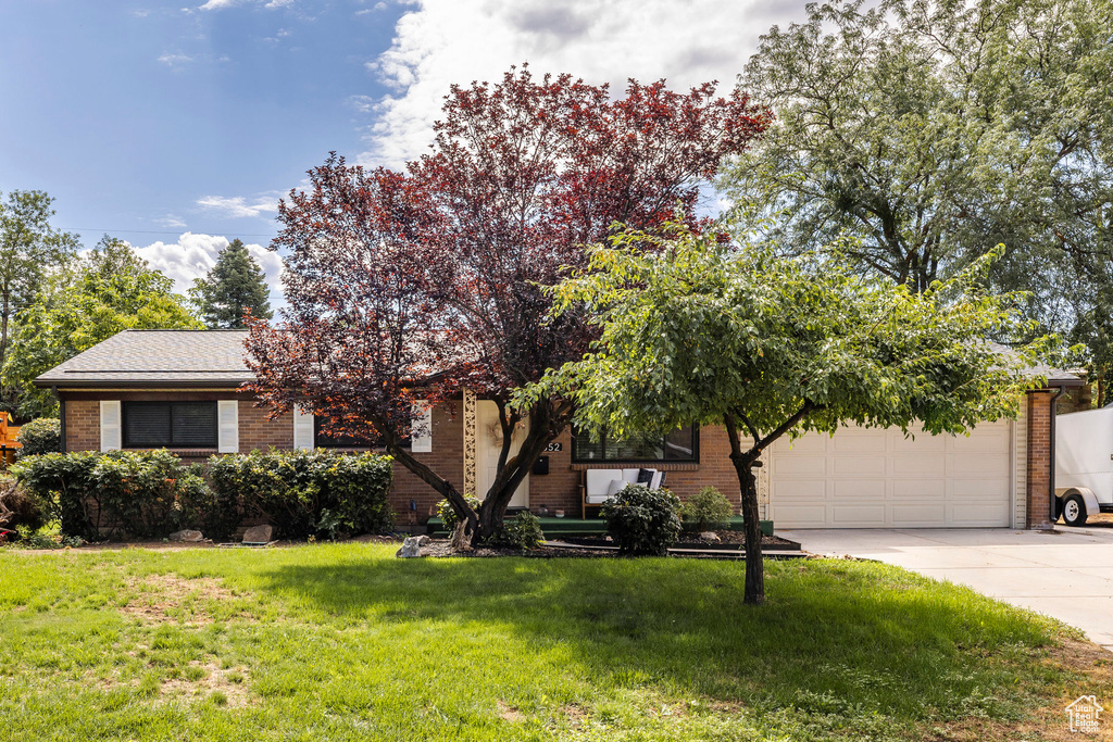 1852 E MEADOW DOWNS WAY Cottonwood Heights, UT 84121