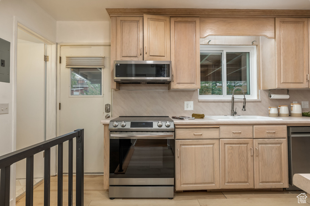 1852 E MEADOW DOWNS WAY Cottonwood Heights, UT 84121