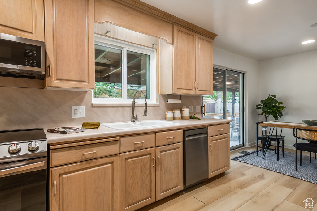 1852 E MEADOW DOWNS WAY Cottonwood Heights, UT 84121