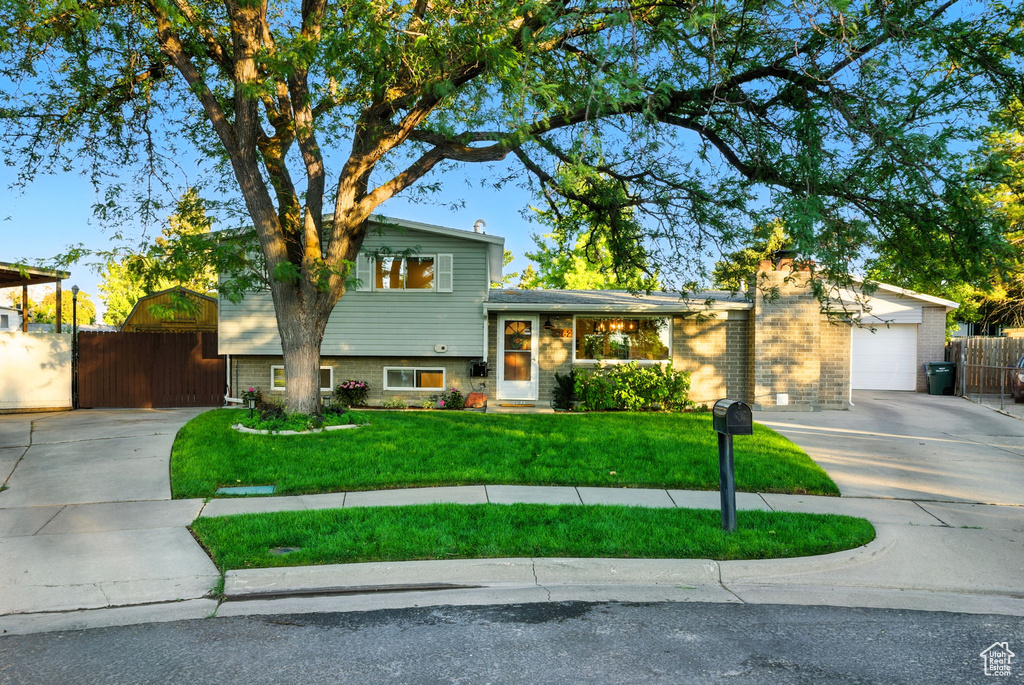 4362 S MOORGATE CIR West Valley City, UT 84120
