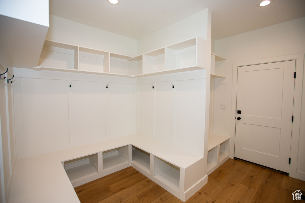 1952 W COMANCHE CIR Farmington, UT 84025