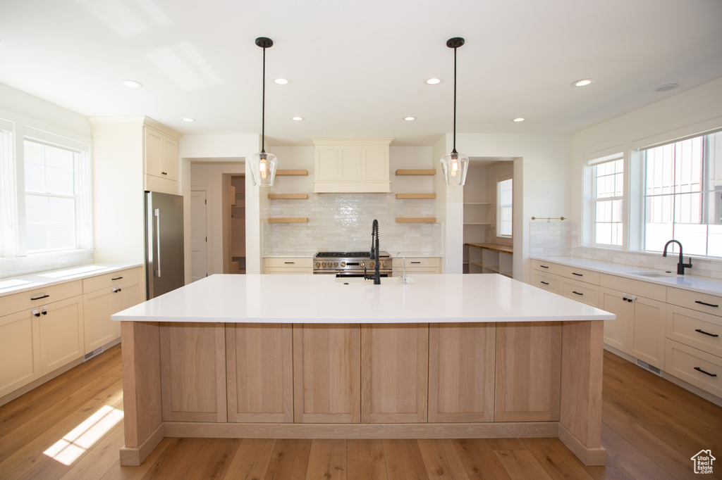 1952 W COMANCHE CIR Farmington, UT 84025