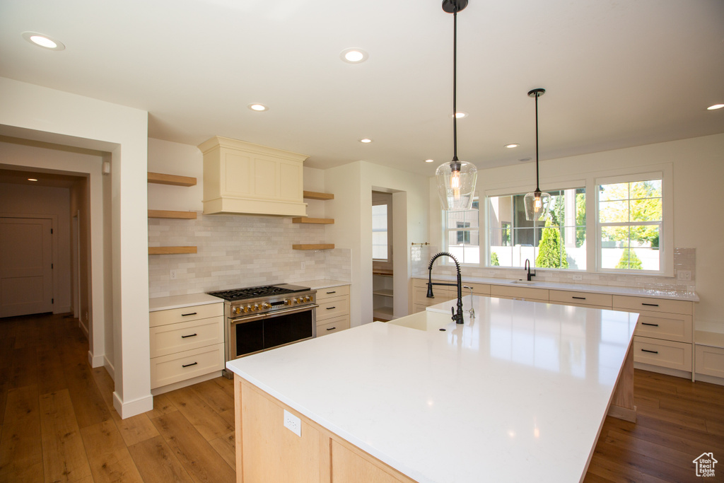 1952 W COMANCHE CIR Farmington, UT 84025