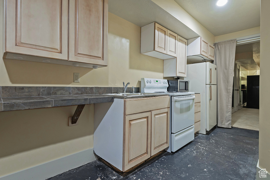 4436 E KENBRIDGE CT. Salt Lake City, UT 84108