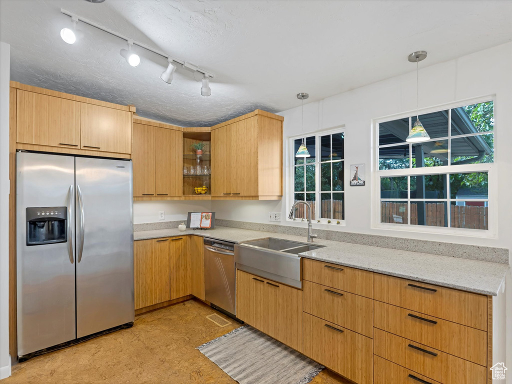 770 LAKE CIR Millcreek, UT 84106