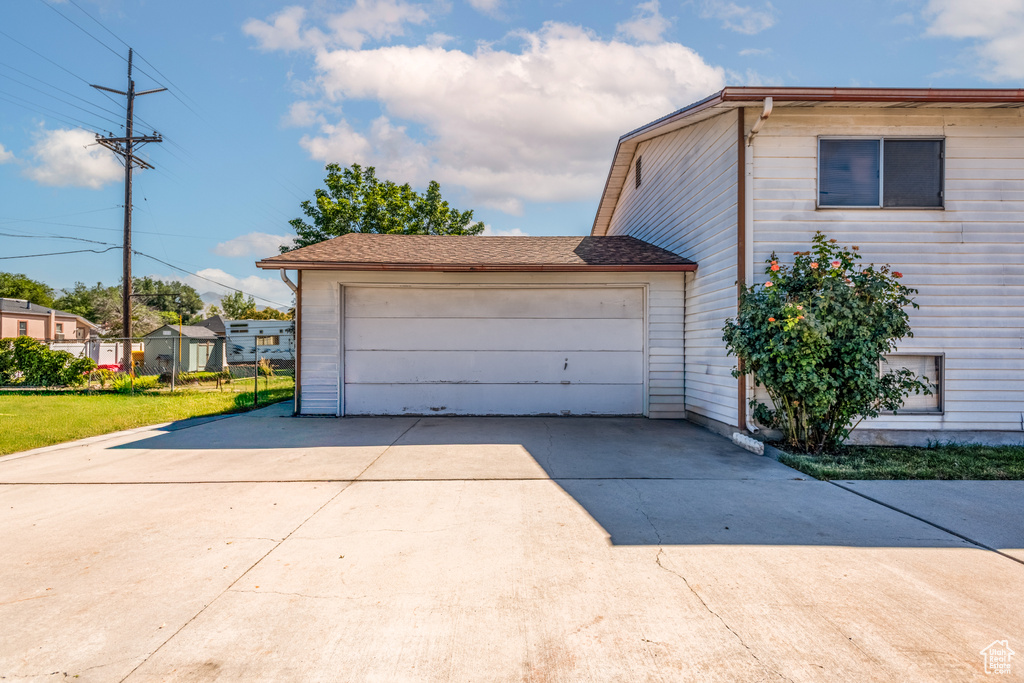 966 W PIONEER CIR Salt Lake City, UT 84104